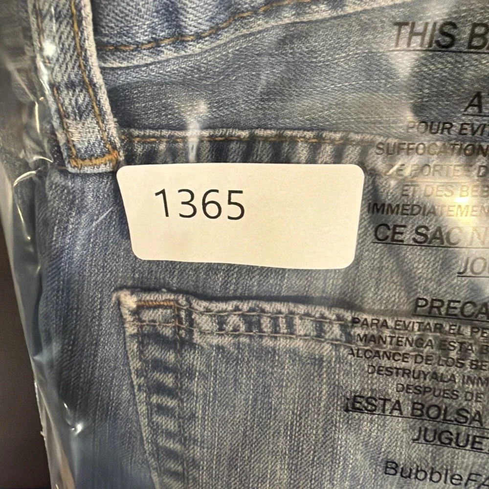 Levis levis 527